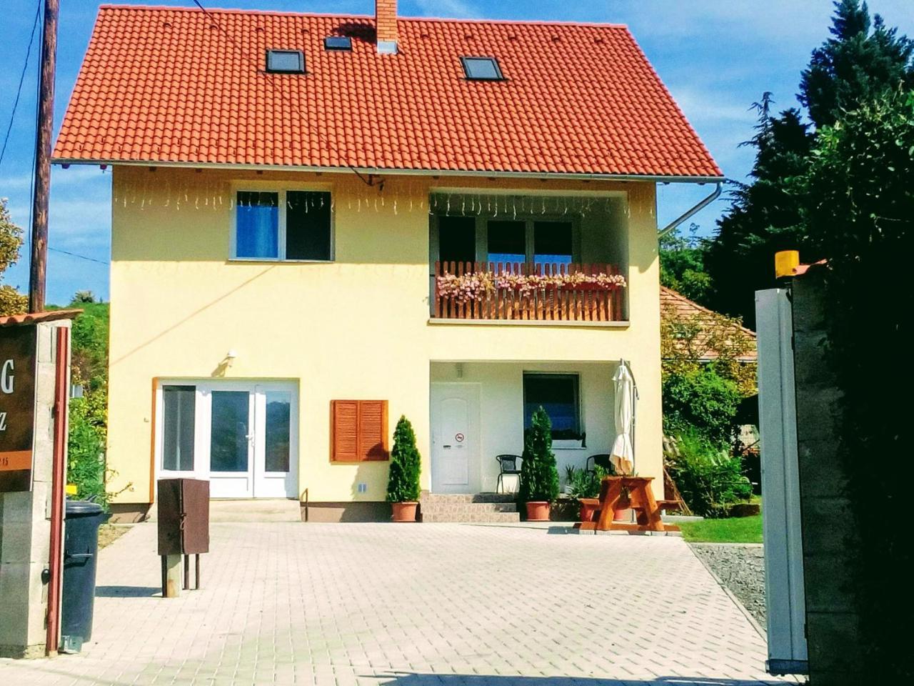 Lótuszvirág Vendégház Szekszárd Exterior foto