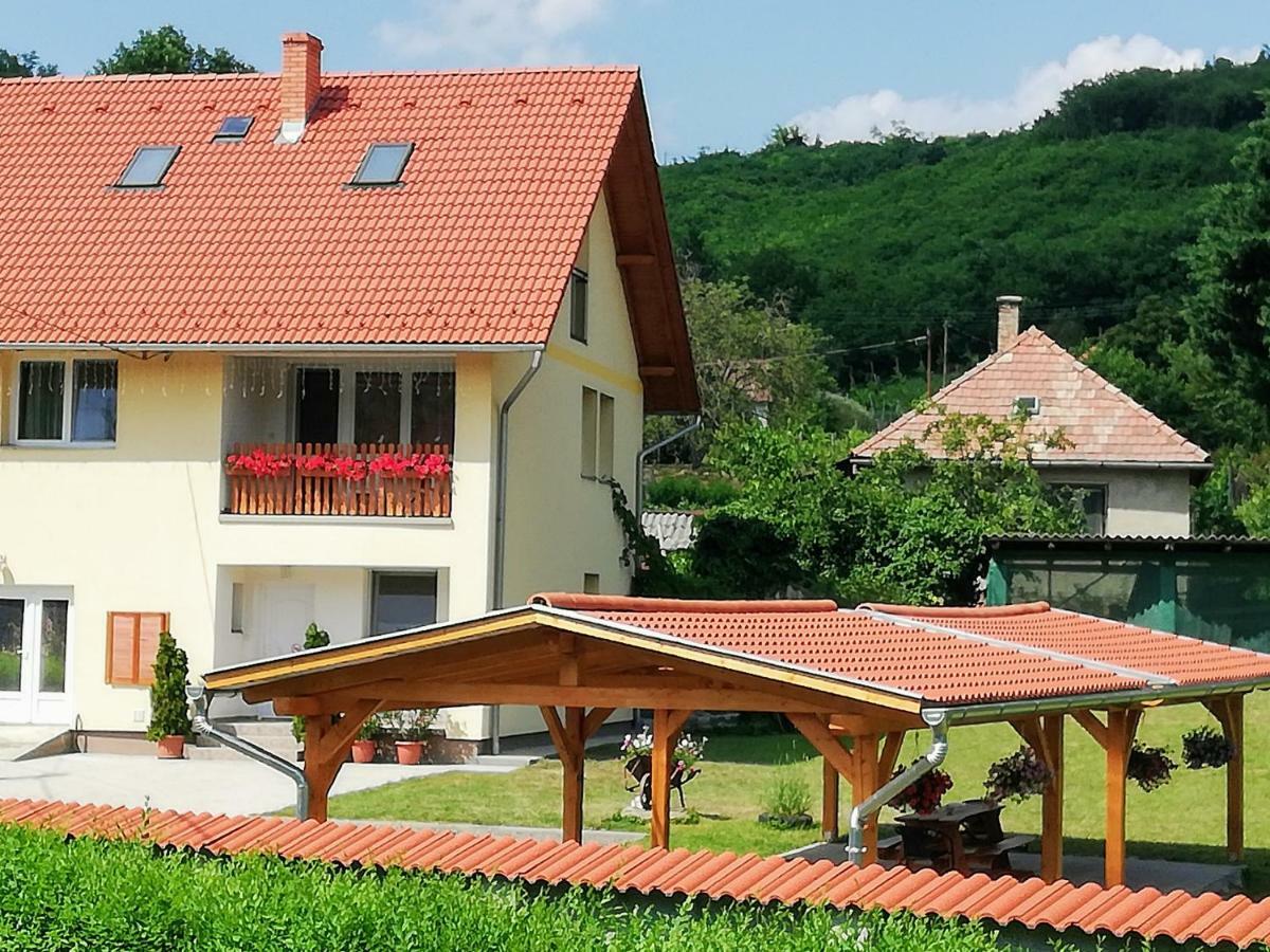 Lótuszvirág Vendégház Szekszárd Exterior foto