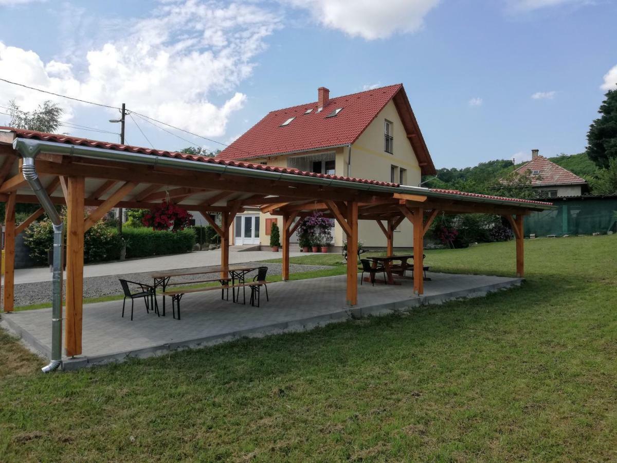Lótuszvirág Vendégház Szekszárd Exterior foto