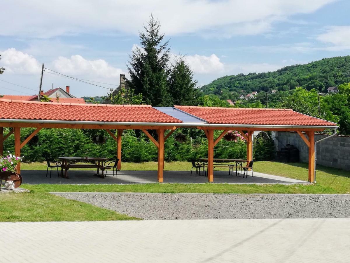 Lótuszvirág Vendégház Szekszárd Exterior foto