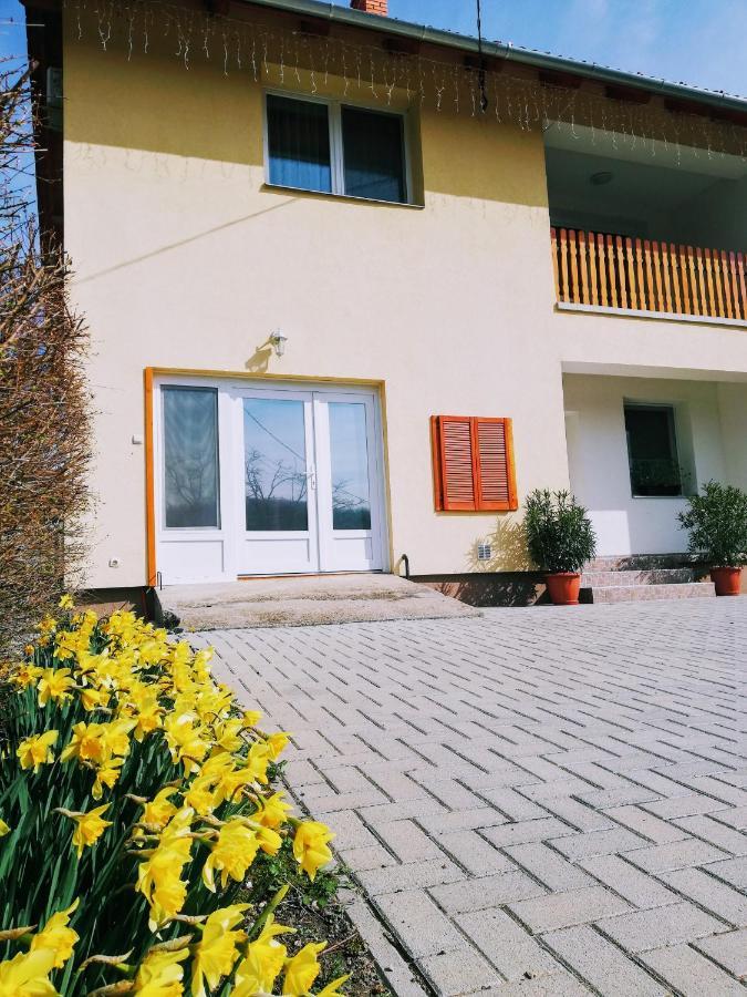 Lótuszvirág Vendégház Szekszárd Exterior foto
